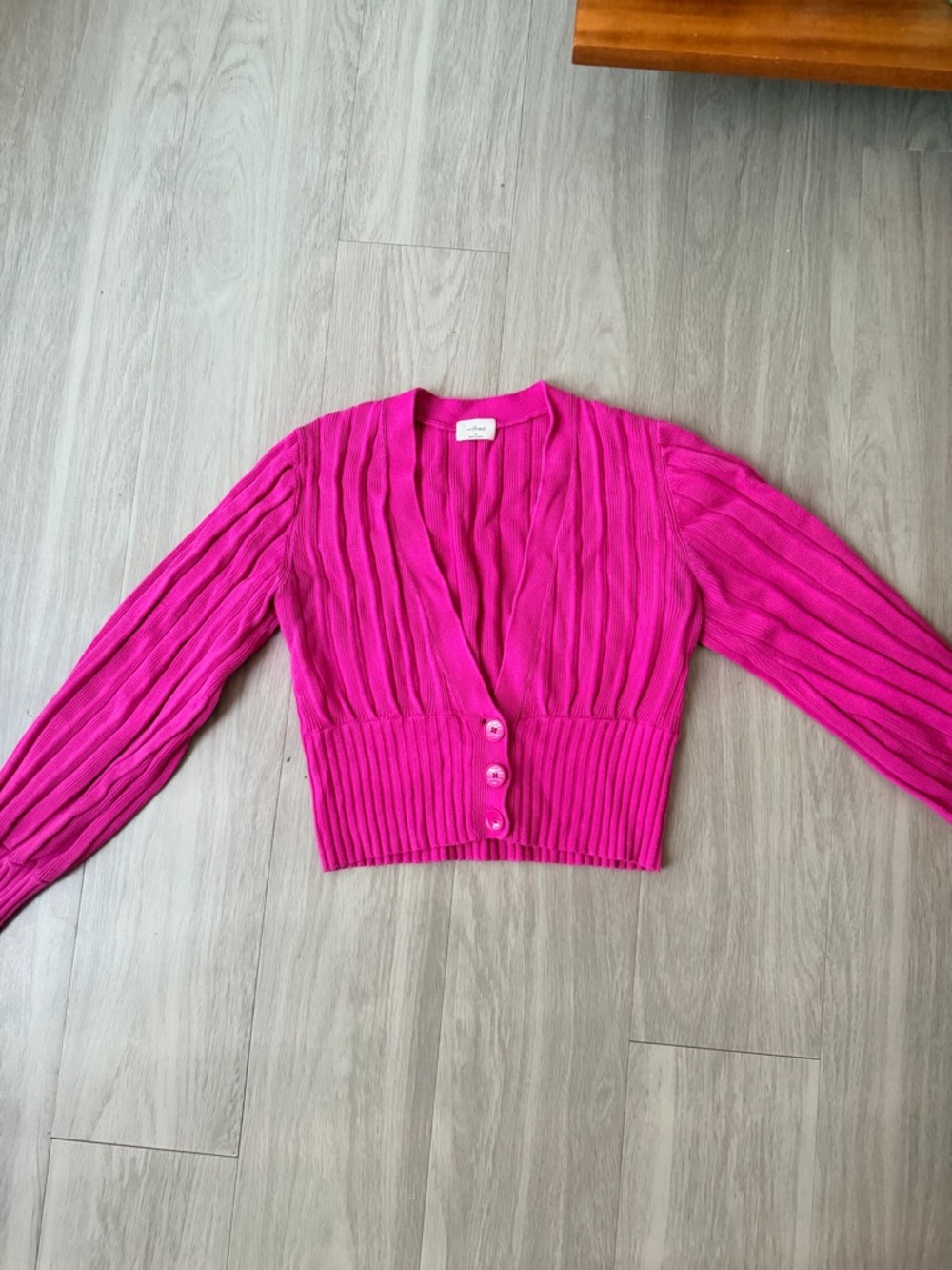 Aritzia Wilfred Cropped Fuchsia Button-Front Ribbed Cardigan